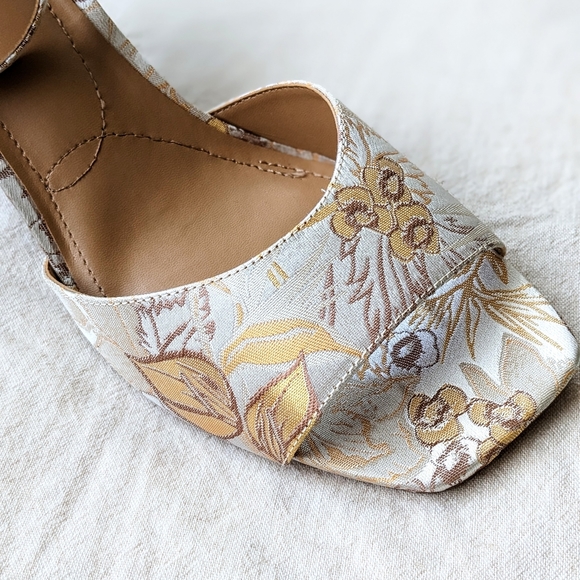 J. Reneé Floral Vaarika Heeled Sandals - Picture 6 of 10